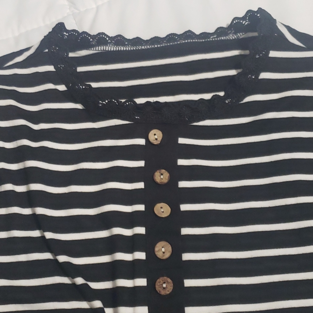 New boutique striped lace top - Picture 10 of 10